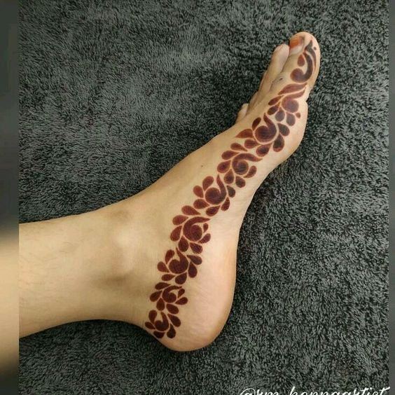 Arabic-Mehndi -Design-for-Feet-5