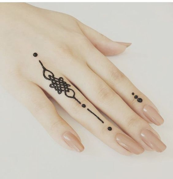 Simple Mehndi Designs For Fingers 5