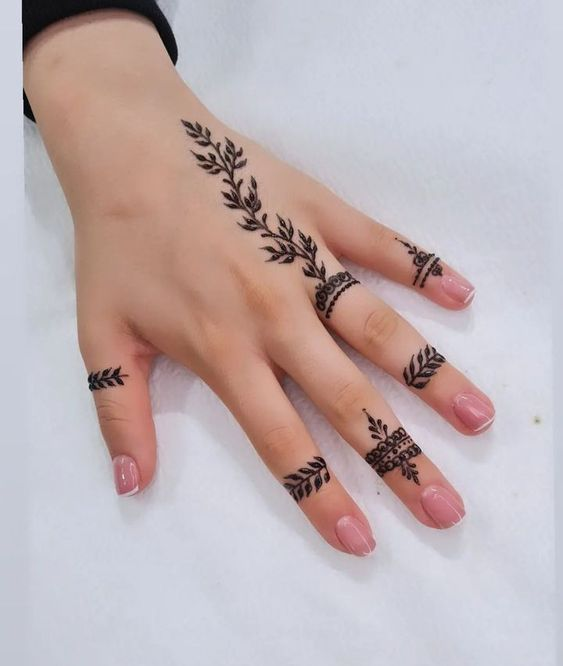 Simple Mehndi Designs For Fingers 7