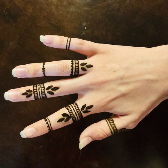 Simple Mehndi Designs For Fingers 9