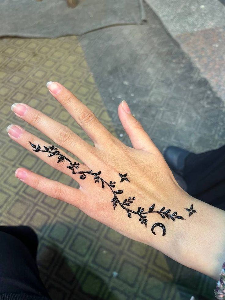 Mehndi Design for Fingers Easy and Beautiful 9
