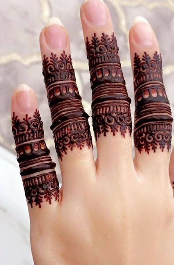 Stylish Mehndi Designs for Fingers 1