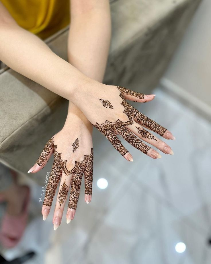 Stylish Mehndi Designs for Fingers 7