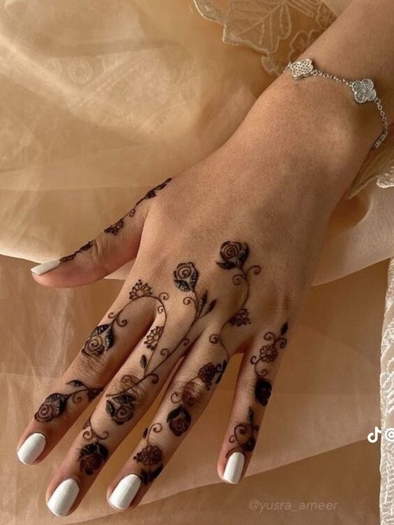 Flower Mehndi Designs for Fingers 2