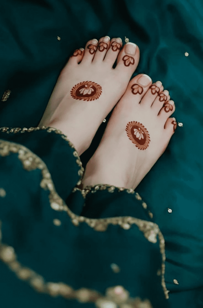 Tikki Mehndi Designs for Feet 3