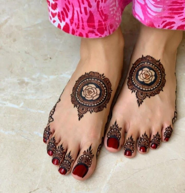 Tikki Mehndi Designs for Feet 4