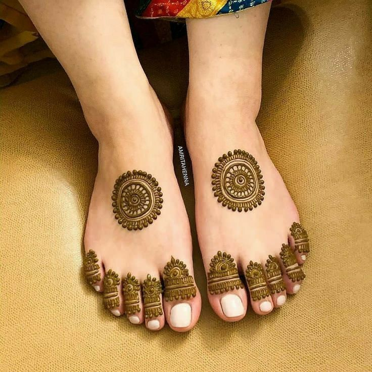 Tikki Mehndi Designs for Feet 7