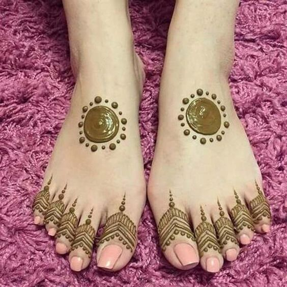 Tikki Mehndi Designs for Feet 8
