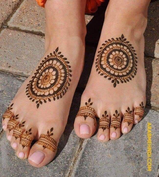 Tikki Mehndi Designs for Feet 9