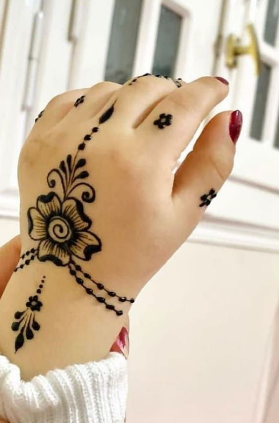 Simple-Arabic-Mehndi-Design-2