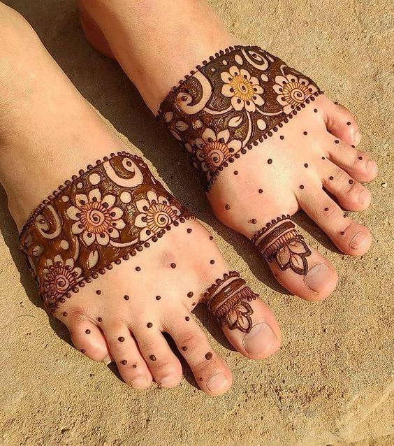 Stylish Mehndi Designs For Feet 2