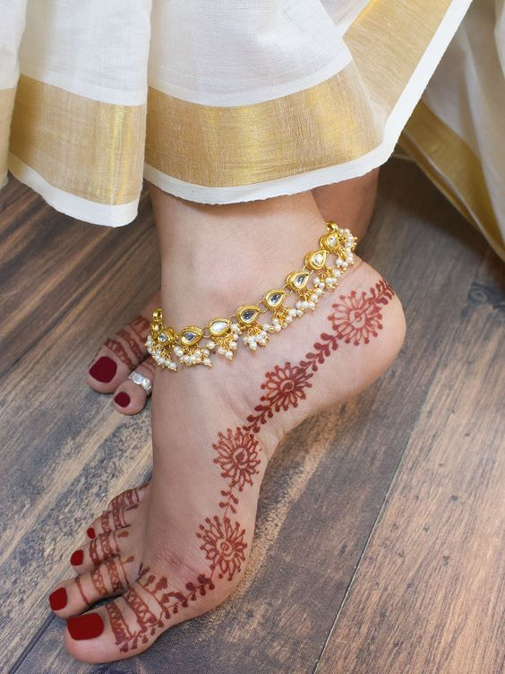 Stylish Mehndi Designs For Feet 3
