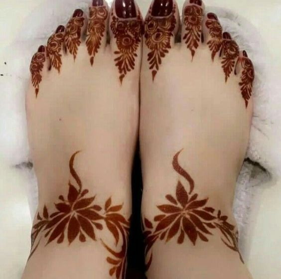 Stylish Mehndi Designs For Feet 5