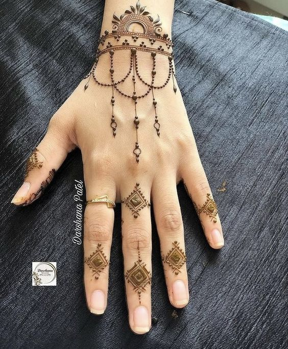 Simple-Arabic-Mehndi-Design-14