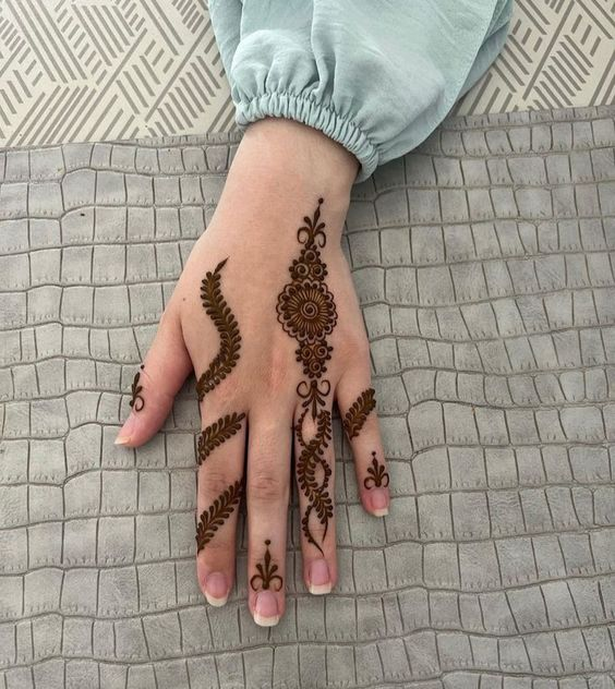 Simple-Arabic-Mehndi-Design-16