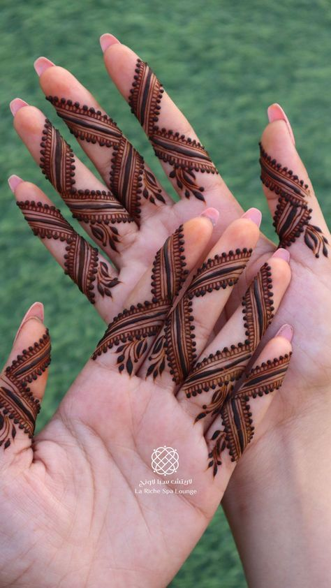 Arabic-Mehndi-Designs-for-Front-Hands-12