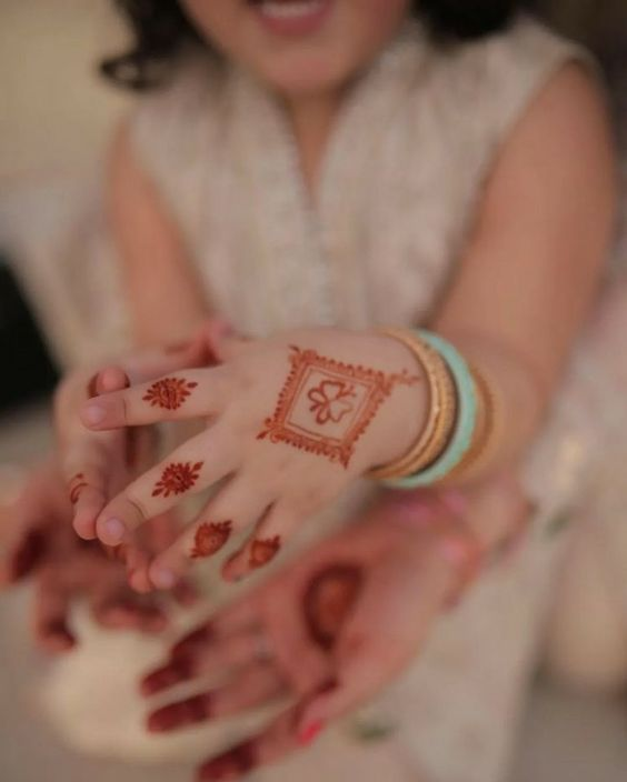 Arabic-Mehndi-Designs-for-Kids-17