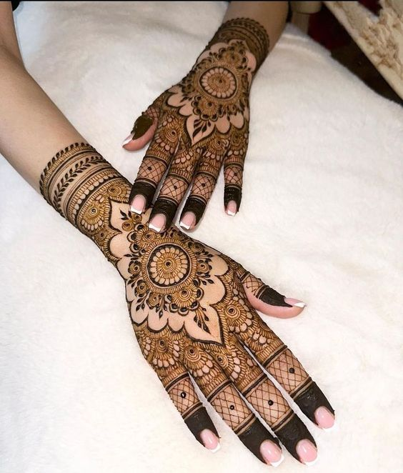 Mehndi Designs for Bridals for Back Hands 1