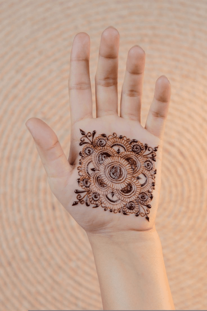 Mehndi Designs for Front Hands for Children 4