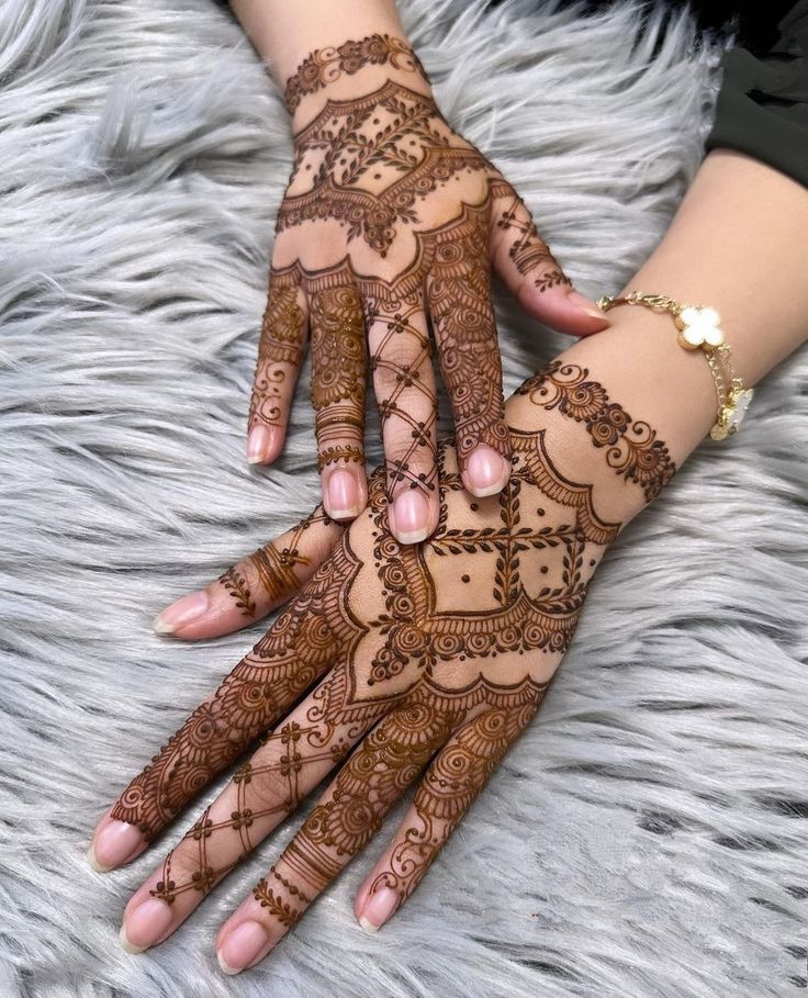 Mehndi Designs for Bridals for Back Hands 5