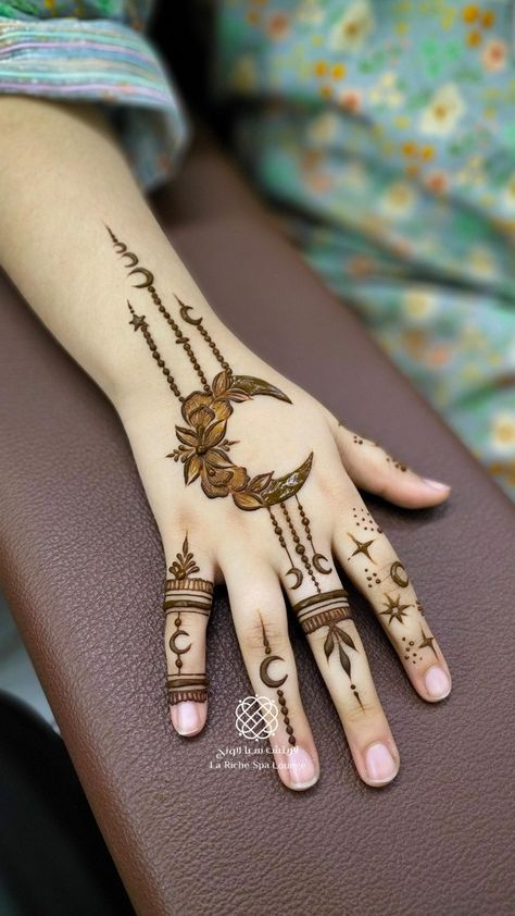 Simple Mehndi Design for Eid 2