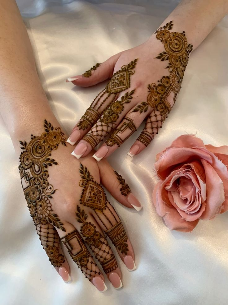 Mehndi Designs for Bridals for Back Hands 6