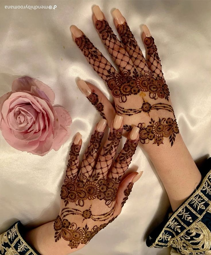 Mehndi Designs for Bridals for Back Hands 7