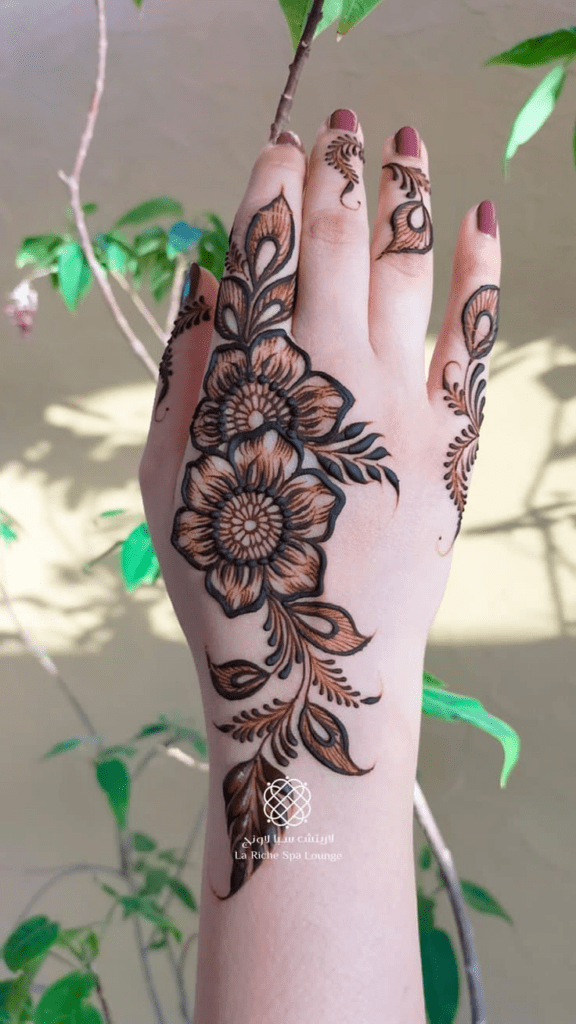 Flower Mehndi Designs for Eid 8