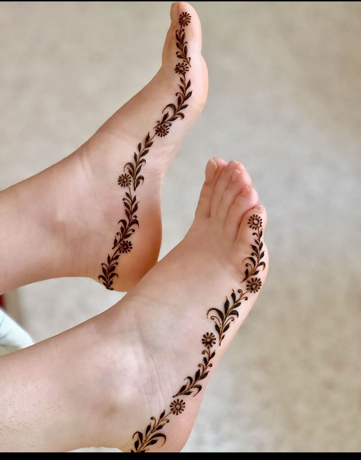 Eid Mehndi Designs for Feet 4