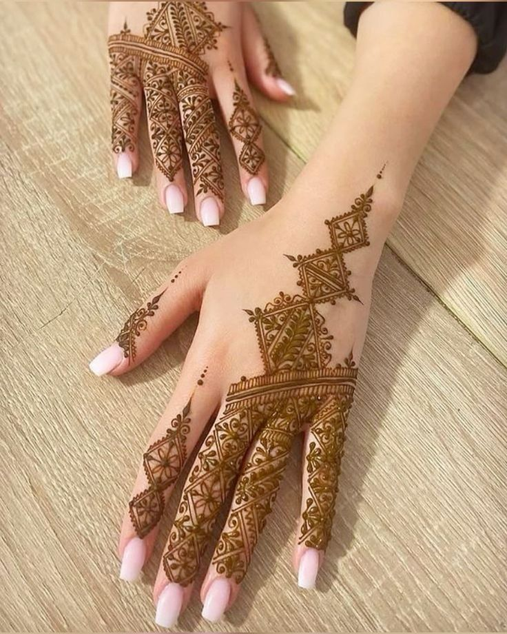 Mehndi Designs for Bridals for Back Hands 10