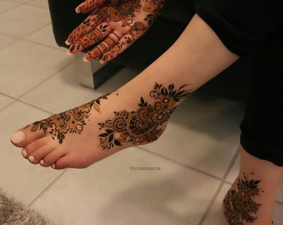 Eid Mehndi Designs for Feet 9