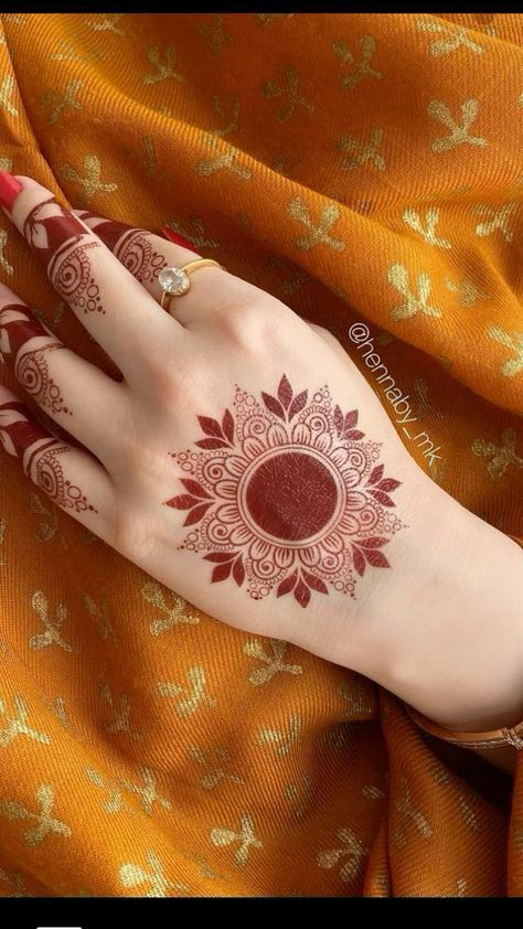 Simple Mandala Mehndi Designs 1