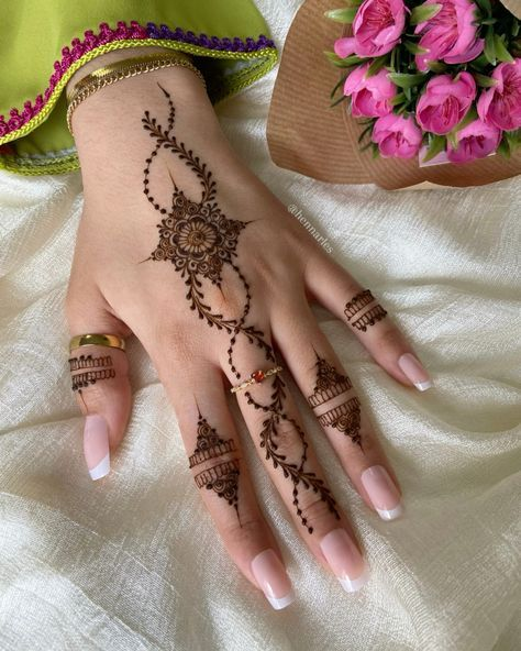 Mandala Mehndi Designs for Back Hands 4