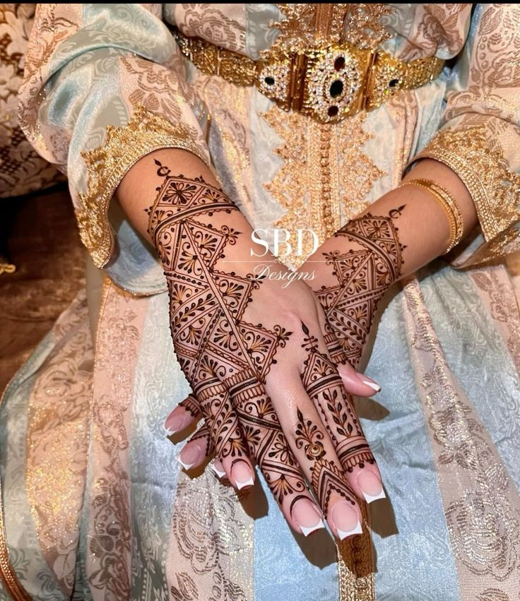 Mehndi Designs for Bridals for Back Hands 12
