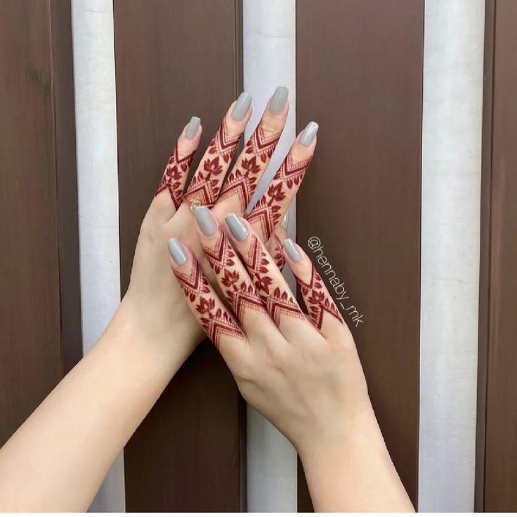 Mandala Mehndi Designs for Back Hands 7
