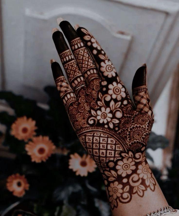 Mandala Mehndi Designs for Front Hands 3