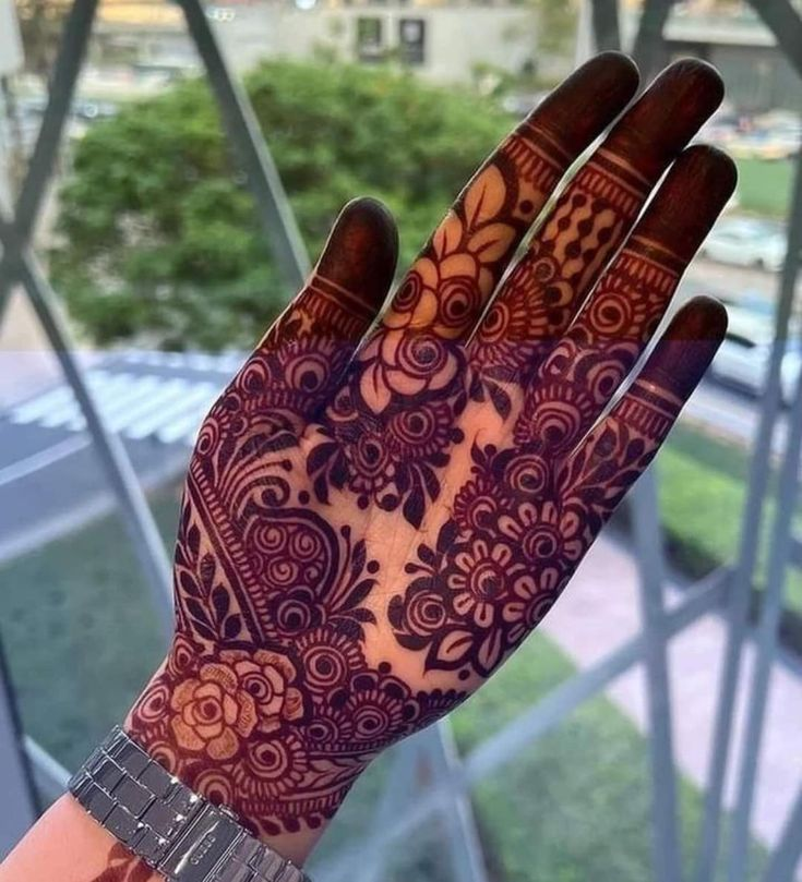 Mandala Mehndi Designs for Front Hands 4