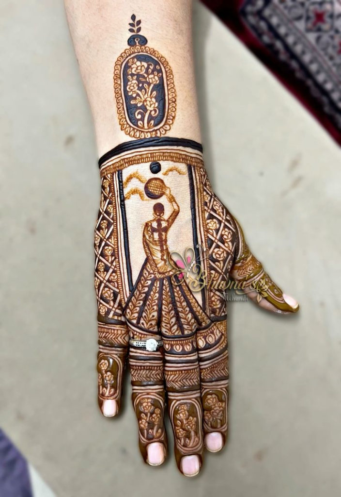Unique Mehndi designs for kurwa chouth 11