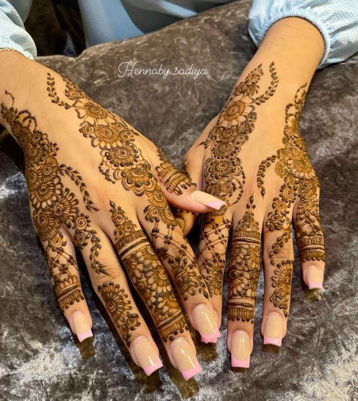Latest Mehndi Designs for Teej 8