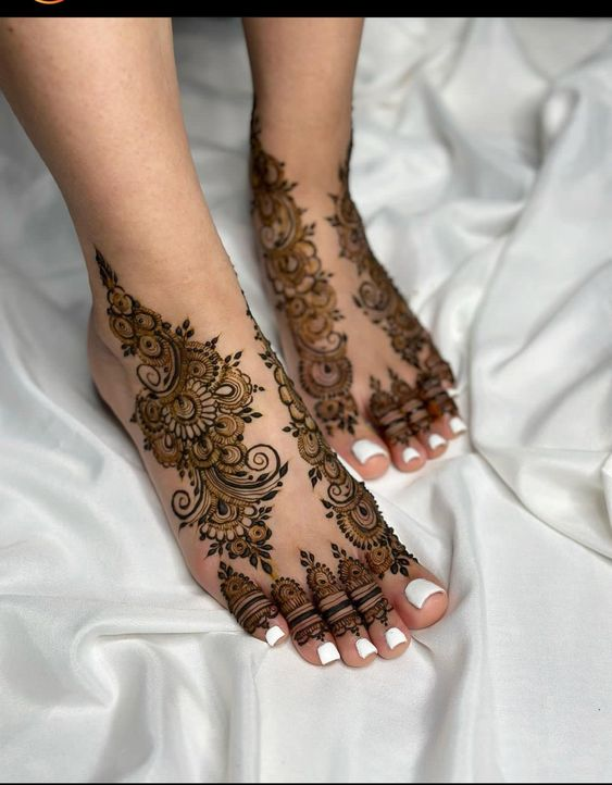 Bridal Mehndi Designs for Feet 4