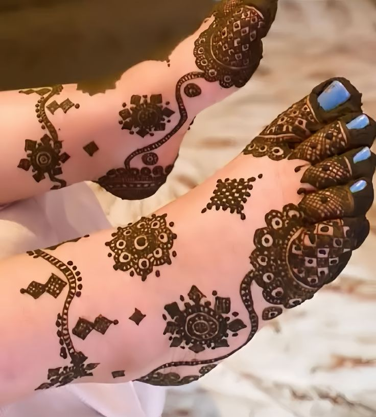 Bridal Mehndi Designs for Feet 6