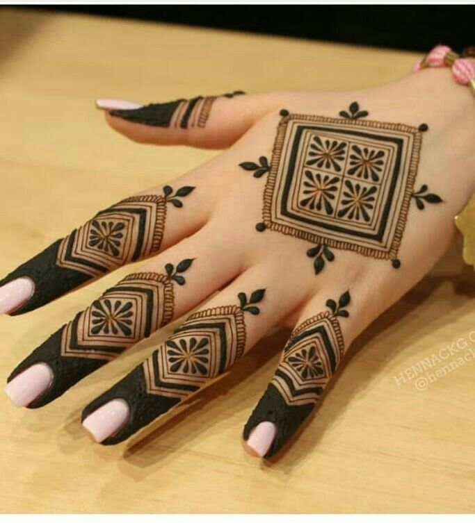 Simple Mandala Mehndi Designs 6