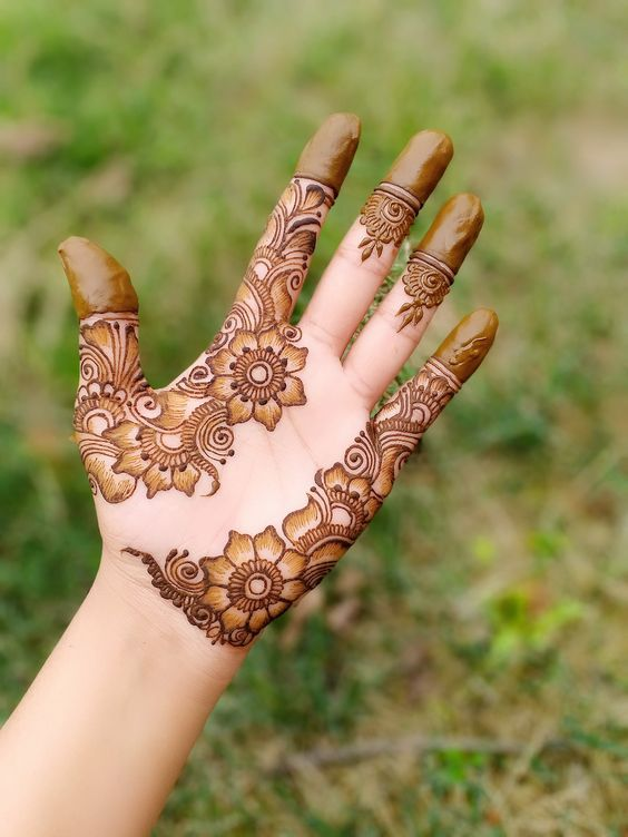 Latest Front Hand Mehndi Designs for a Modern Touch 3