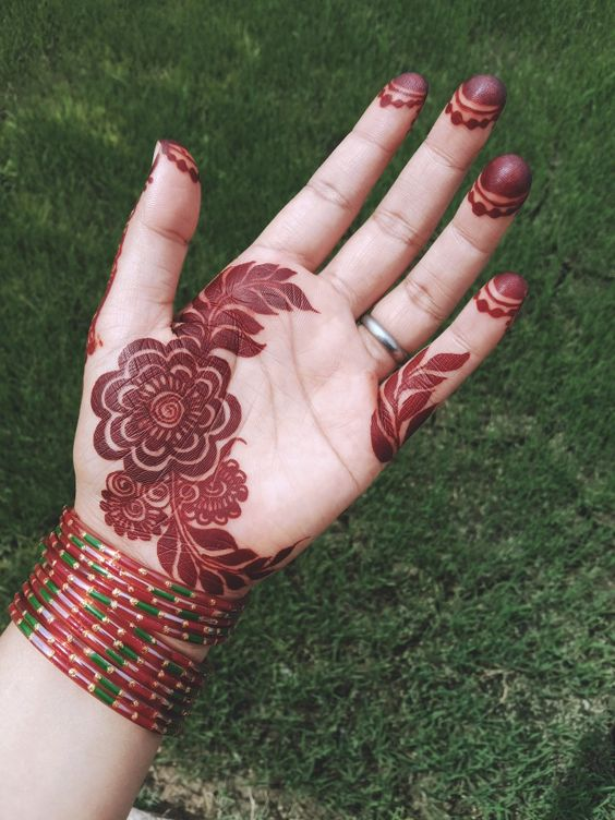 Latest Front Hand Mehndi Designs for a Modern Touch 4