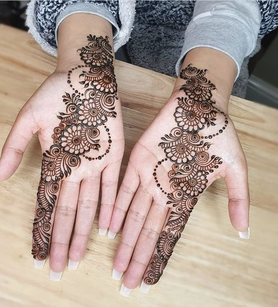 Latest Front Hand Mehndi Designs for a Modern Touch 6