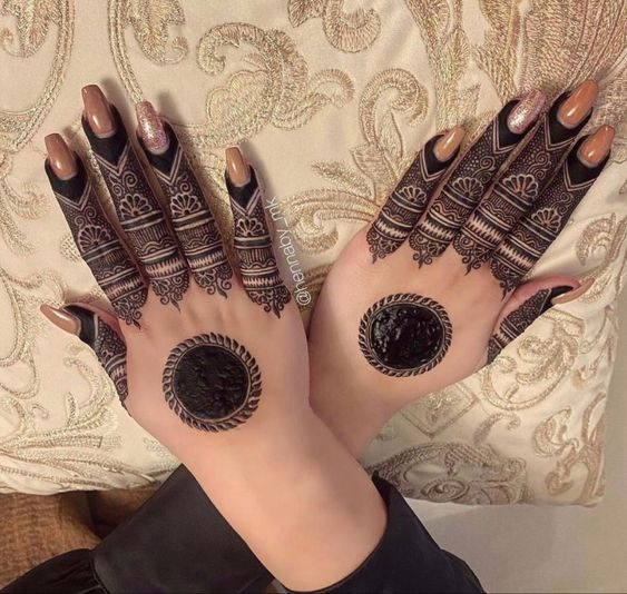 Tikki Mehndi Designs for Back Hand 6