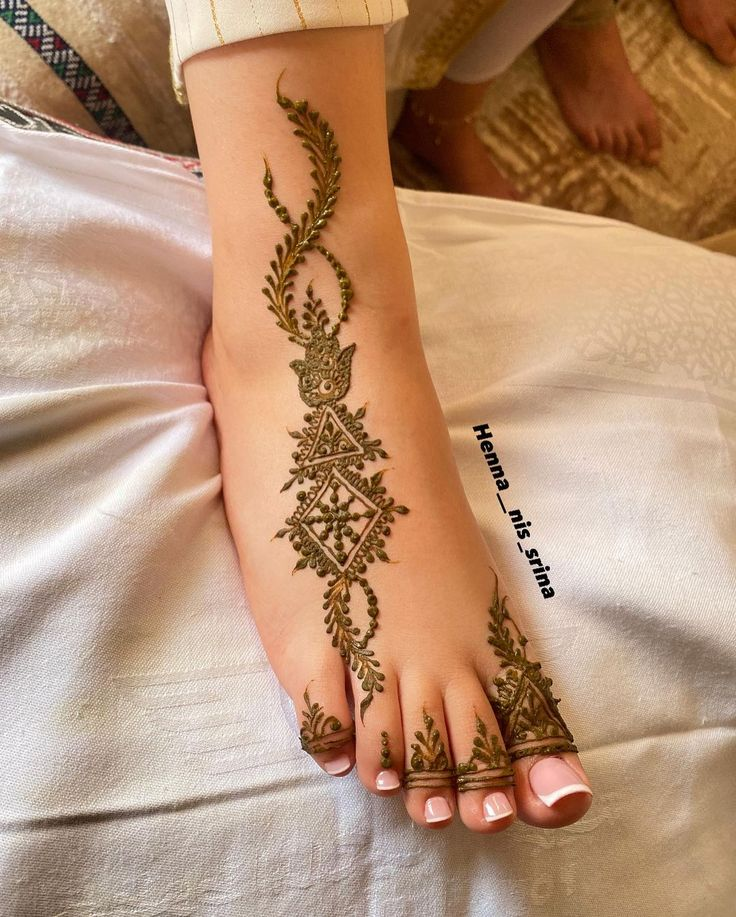 Bridal Mehndi Designs for Feet 11
