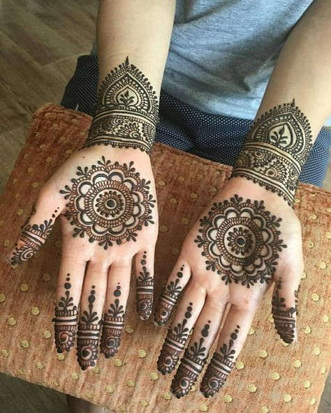 Tikki Mehndi Design for Front Hand 1