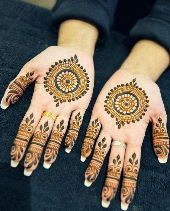 Tikki Mehndi Design for Front Hand 4