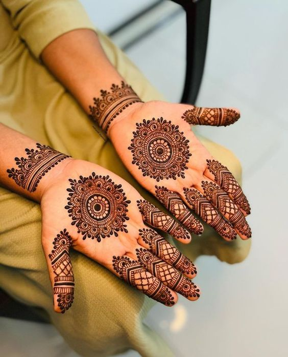 Tikki Mehndi Design for Front Hand 6